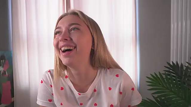 christie luv online show from 10.03.25