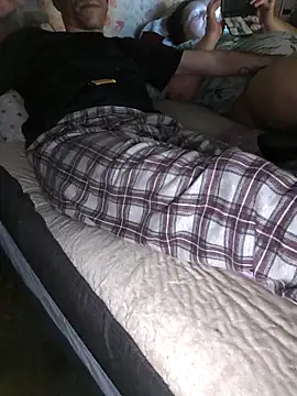 Snapshot of parejade225@xh chatting on 11.15.25 parejade225xh online show from 11.15.25