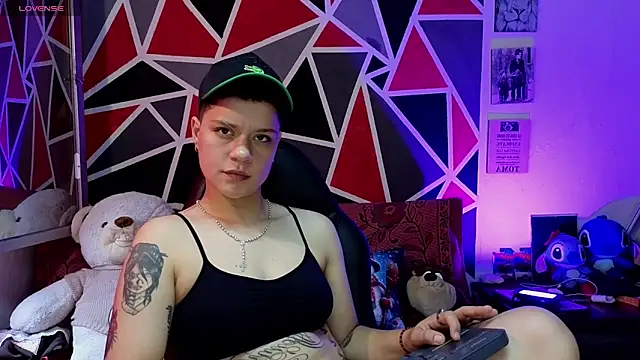 Snapshot of demimoore222 chatting on 12.18.25 demimoore222 online show from 12.18.25