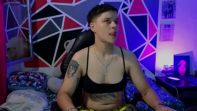 Snapshot of demimoore222 chatting on 01.06.26 demimoore222 online show from 01.06.26