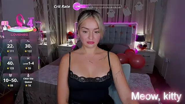 Snapshot of EvaGoddes chatting on 10.28.25 EvaGoddes online show from 10.28.25