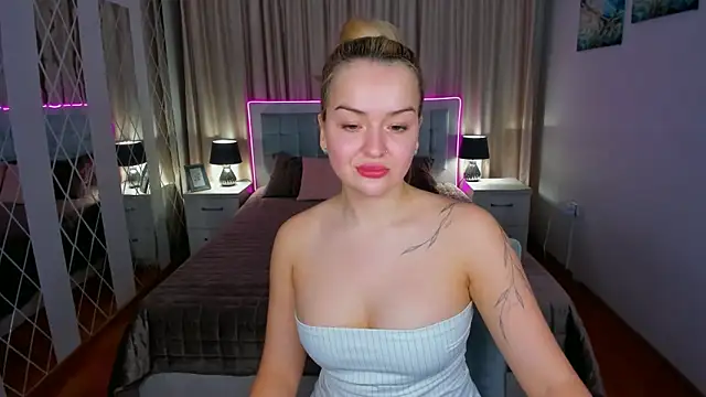 EvaGoddes online show from 02.14.26