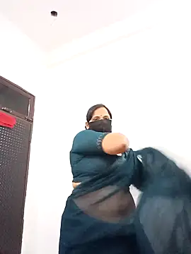 Snapshot of Neha-Bhabhi-Rasily chatting on 03.17.25 Neha-Bhabhi-Rasily online show from 03.17.25