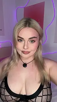 Snapshot of April_Vancee chatting on 04.29.26 April Vancee online show from 04.29.26