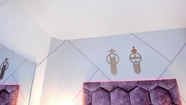 aurora collinss  online show from 02.18.26