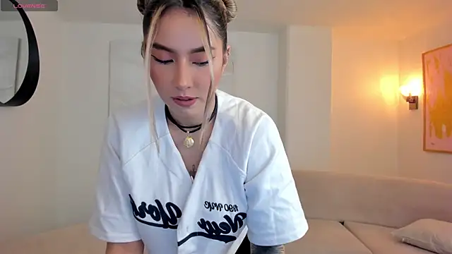 Snapshot of MaddisonCollins chatting on 05.19.26 MaddisonCollins online show from 05.19.26