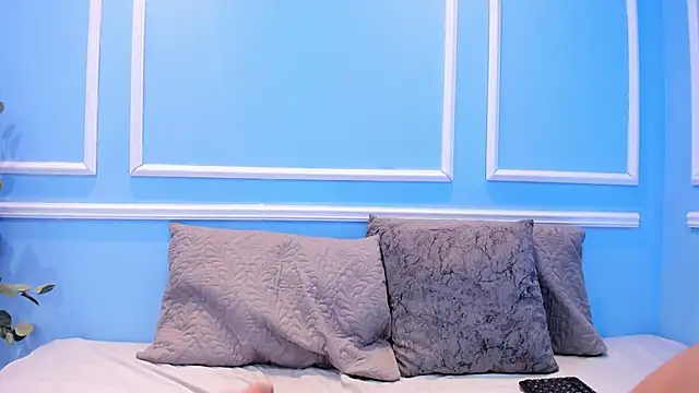 Lucy Canel online show from 10.11.25