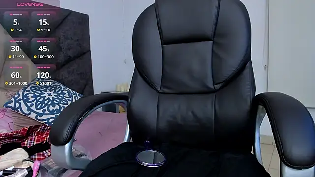 SaskiaGrendel online show from 03.04.26