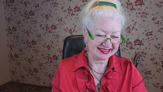 Maya Mayflower online show from 12.14.25