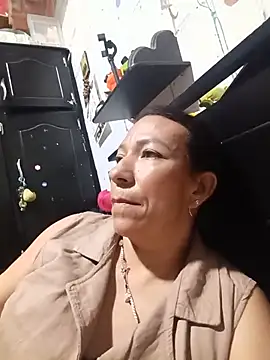 Snapshot of Antonela45 chatting on 06.15.26 Antonela45 online show from 06.15.26