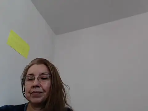 Snapshot of GiaLuvv11 chatting on 04.25.26 GiaLuvv11 online show from 04.25.26