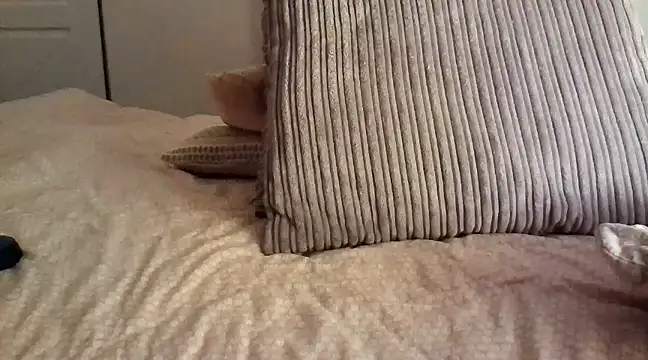 Snapshot of Enoch981 chatting on 03.16.25 Enoch981 online show from 03.16.25