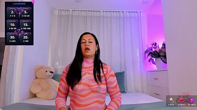 LeilaHiuston online show from 03.26.26