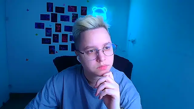 Bella Swannn online show from 03.20.26