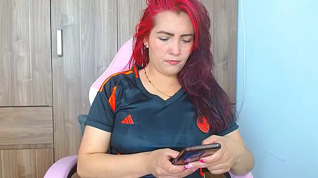 Snapshot of nanis_milf chatting on 07.07.26 nanis milf online show from 07.07.26