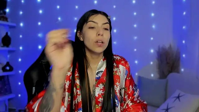 Saraa Desiree online show from 12.03.25