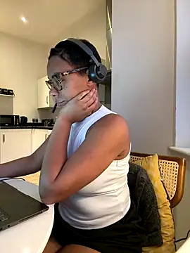 Melia Rayne online show from 11.13.25