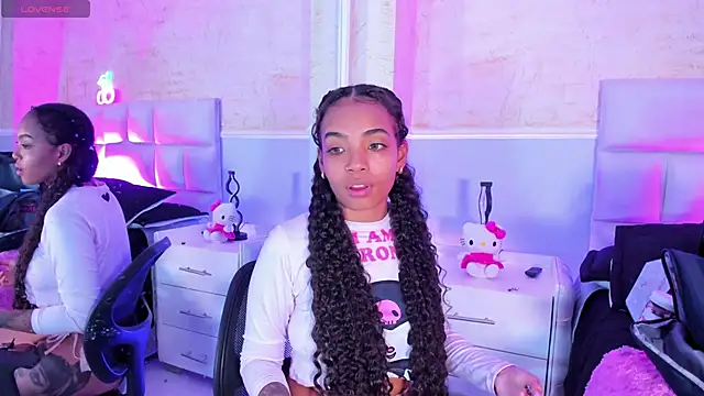 SarahLynn7 online show from 03.19.25