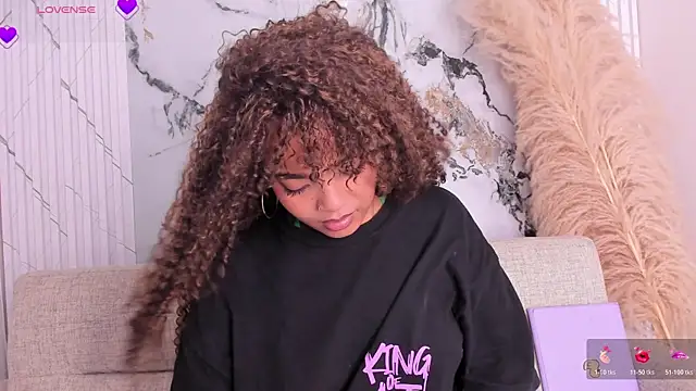 SarahLynn7 online show from 04.22.26