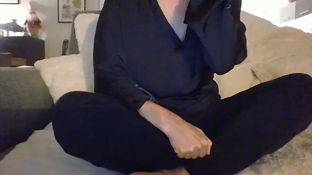 Valentinette online show from 12.15.25