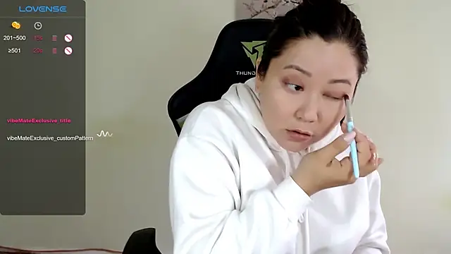 Snapshot of LisaAsianFlower chatting on 05.22.26 LisaAsianFlower online show from 05.22.26