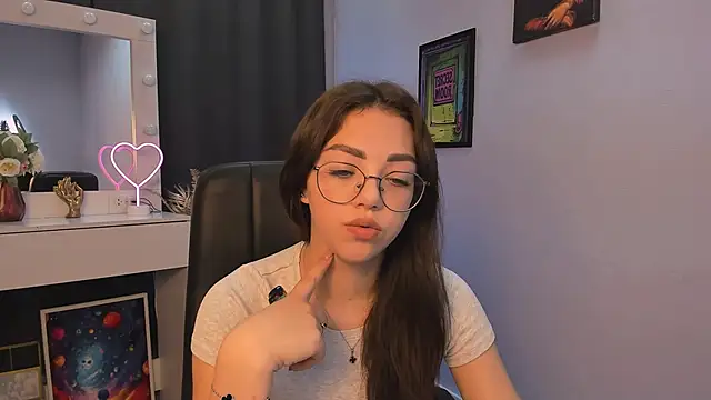 kiki swan online show from 03.16.25