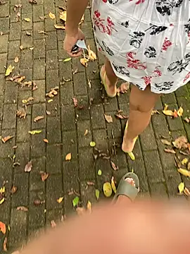 Snapshot of UproseOval chatting on 10.19.25 UproseOval online show from 10.19.25