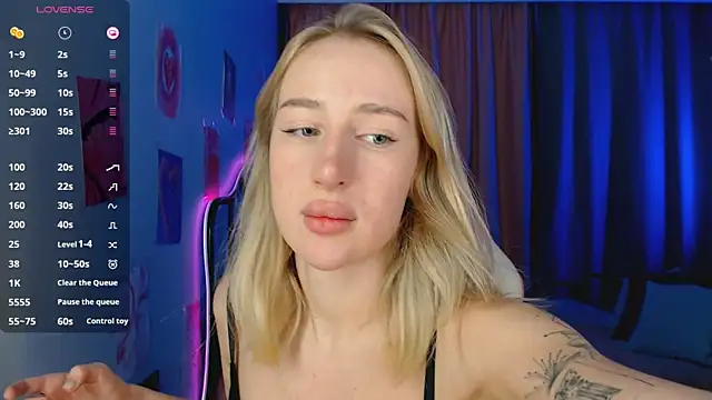 Snapshot of Cassie_Scott chatting on 10.26.25 Cassie Scott online show from 10.26.25