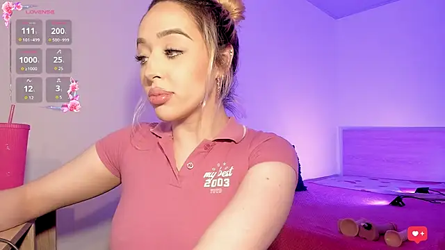 Snapshot of Amorkiss_ chatting on 09.30.25 Amorkiss online show from 09.30.25