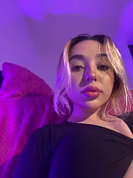 Amorkiss  online show from 02.21.26