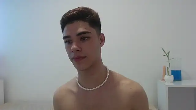 Snapshot of juanes_puthee chatting on 03.21.25 juanes puthee online show from 03.21.25