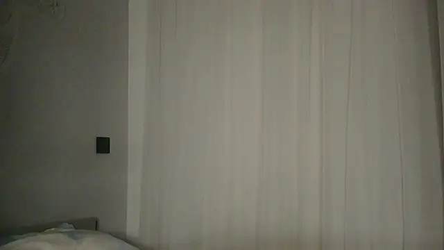 Snapshot of belle_ame chatting on 11.04.25 belle ame online show from 11.04.25