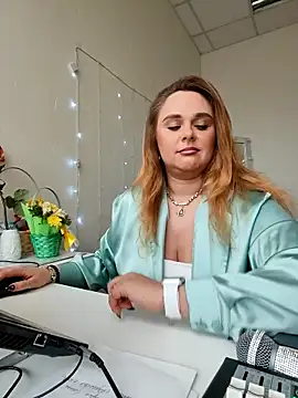 Juicy PeachLux online show from 09.25.25