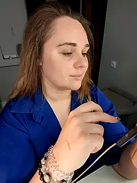 Juicy PeachLux online show from 11.03.25