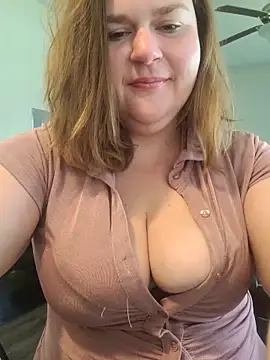 Snapshot of Bigmouthbitch chatting on 09.13.25 Bigmouthbitch online show from 09.13.25