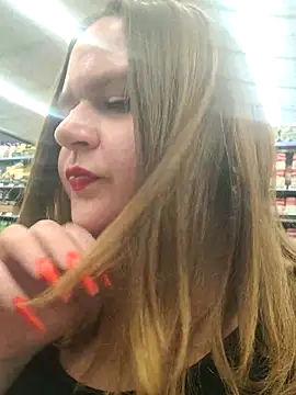 Snapshot of Bigmouthbitch chatting on 12.14.25 Bigmouthbitch online show from 12.14.25