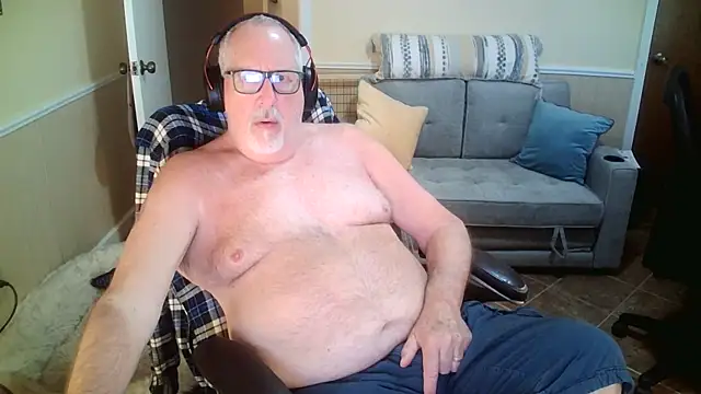 superbearboss online show from 04.12.26