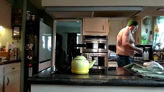 superbearboss online show from 04.20.26