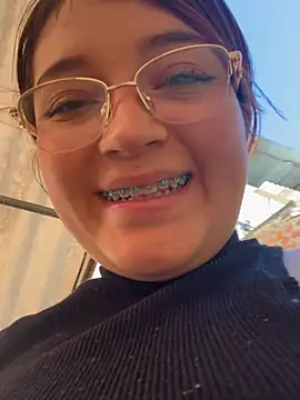 Karina Leon online show from 07.06.26