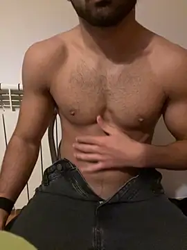 Snapshot of LucianDraven chatting on 09.27.25 LucianDraven online show from 09.27.25