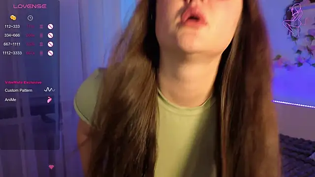 MiraLuccian online show from 09.08.25