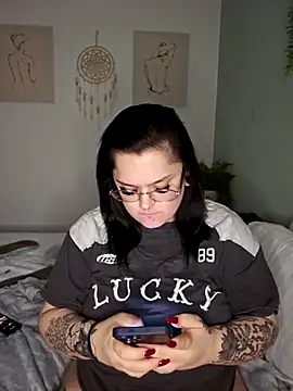 Saucy-Serenity online show from 12.21.25