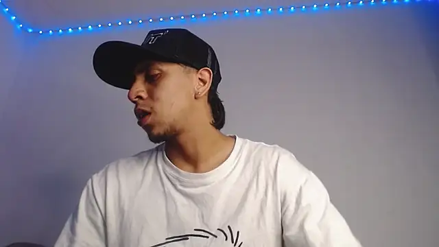 Snapshot of Monkey_uchiha777 chatting on 01.16.26 Monkey uchiha777 online show from 01.16.26