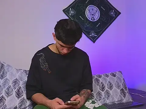 samevansx  online show from 09.18.25