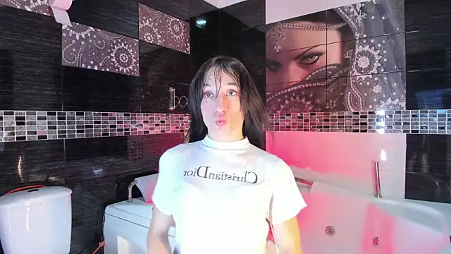 Small Hot19 online show from 09.24.25