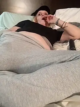 KITTYBOOBOOFUXX online show from 11.26.25