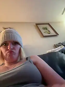 KITTYBOOBOOFUXX online show from 02.02.26