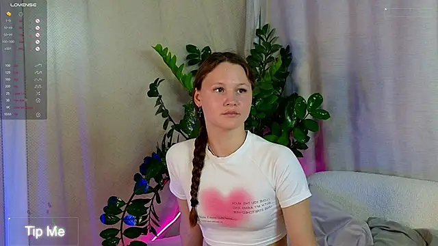 Snapshot of AmeliRoyse chatting on 09.11.25 AmeliRoyse online show from 09.11.25