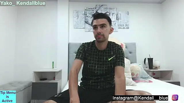 Snapshot of kendallblue_ chatting on 09.28.25 kendallblue online show from 09.28.25