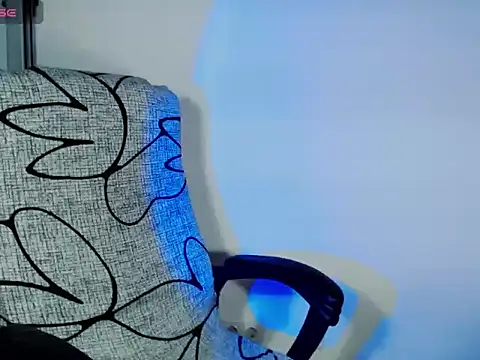 Hannah Kiim online show from 09.17.25